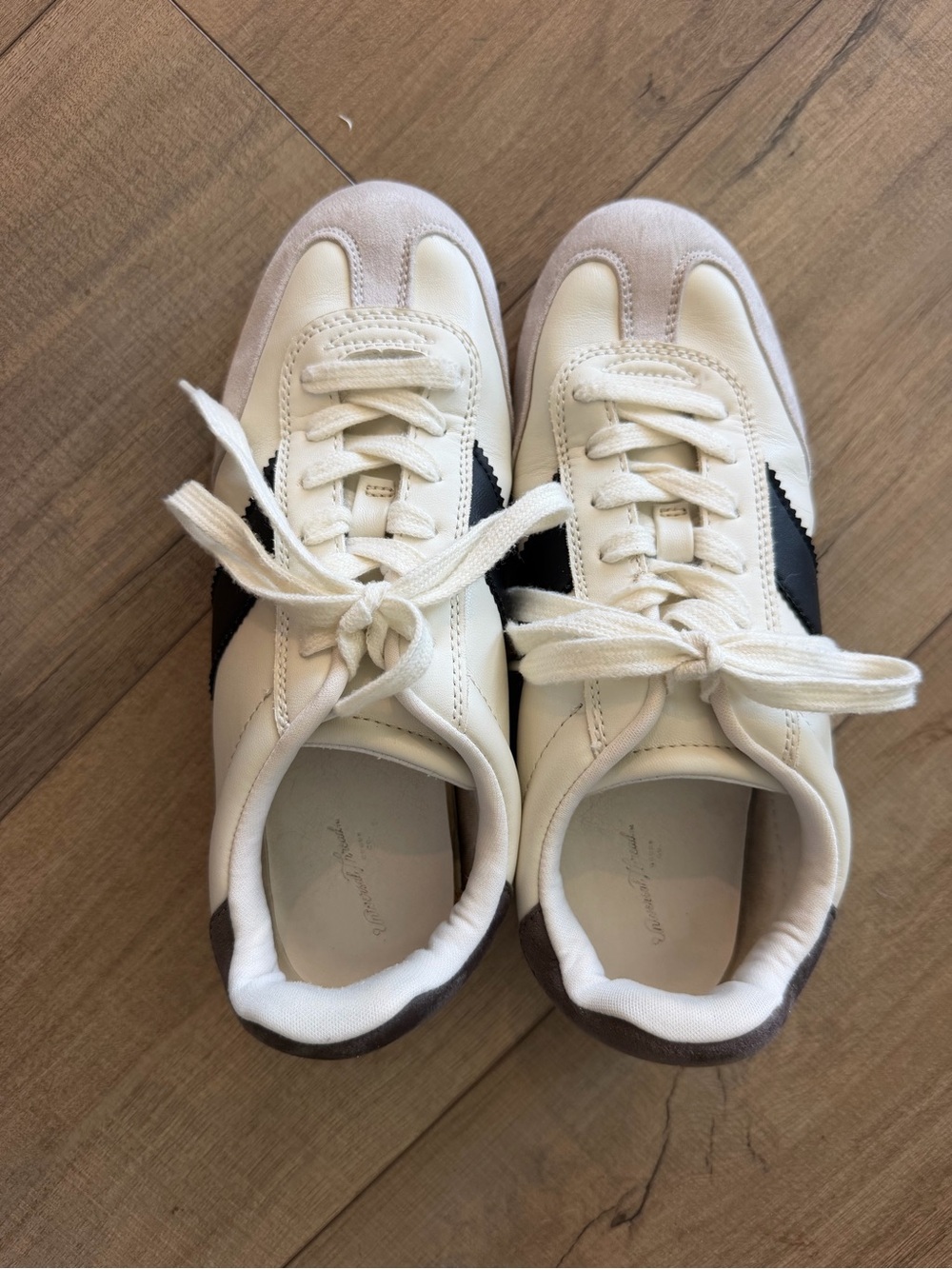 Universal Thread Cream and Black Women's Sneakers